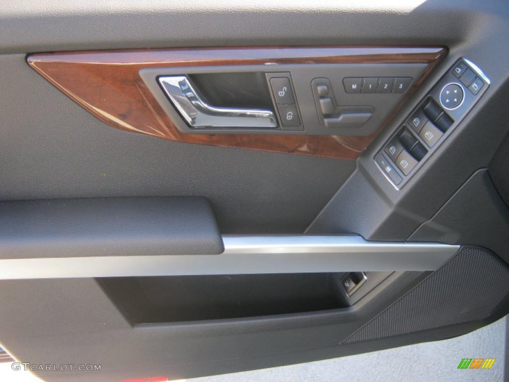 2011 Mercedes-Benz GLK 350 Black Door Panel Photo #39194679