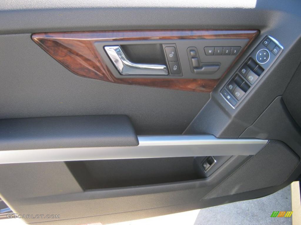 2011 Mercedes-Benz GLK 350 Black Door Panel Photo #39194844