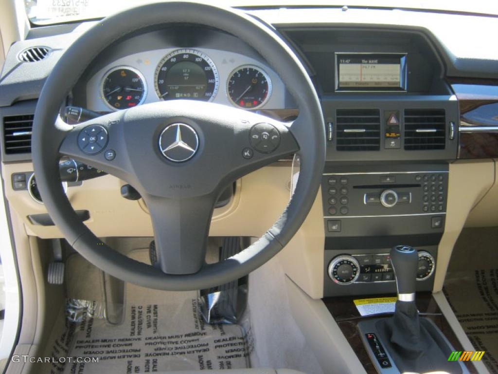 2011 Mercedes-Benz GLK 350 Almond/Black Dashboard Photo #39195059