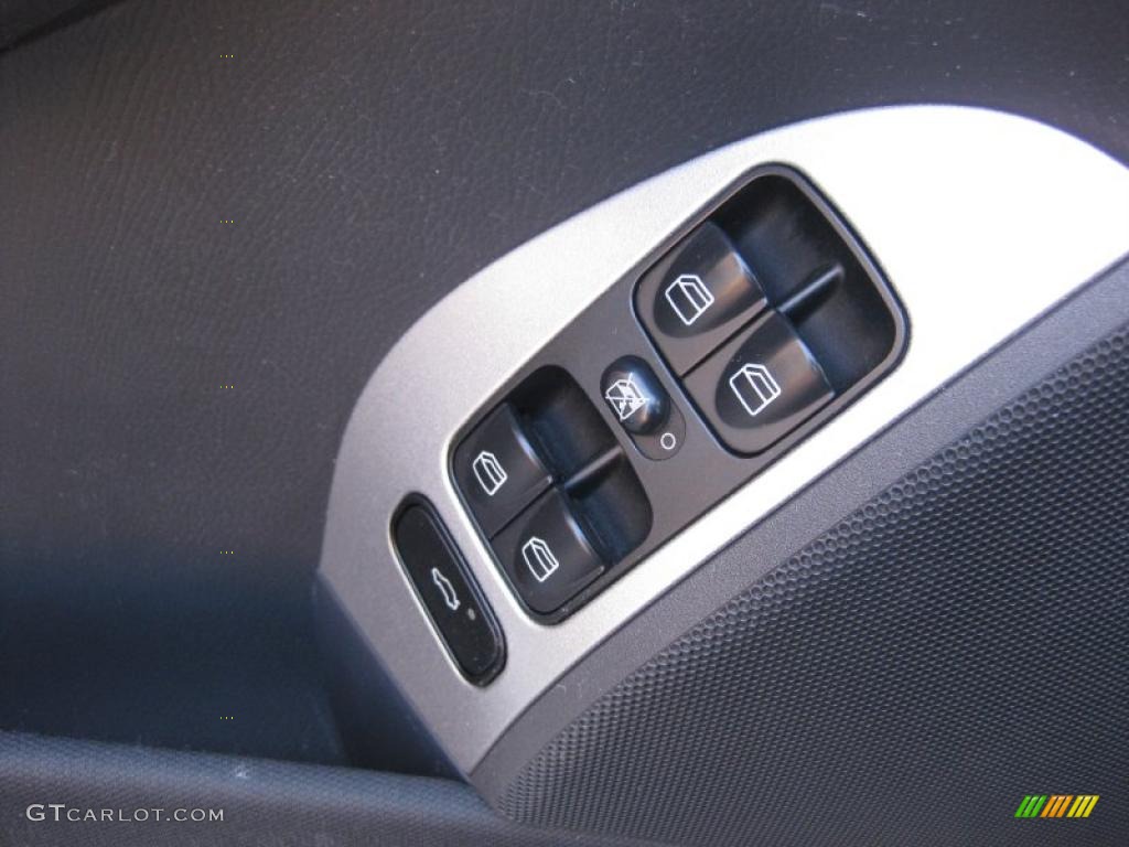 2003 Mercedes-Benz CLK 55 AMG Coupe Controls Photo #39195215