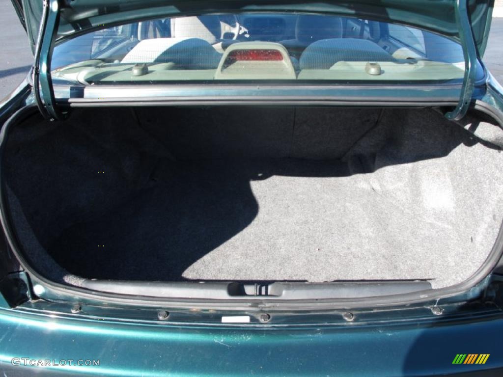 2000 Honda Civic VP Sedan Trunk Photo #39196115