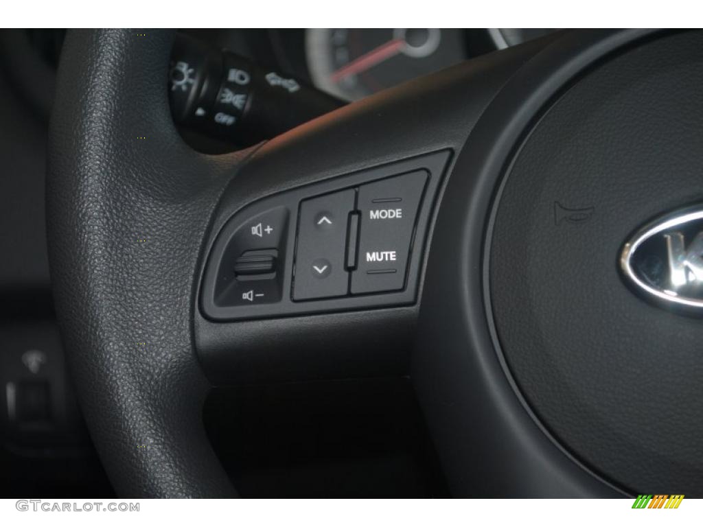 2011 Kia Forte Koup EX Controls Photo #39196567