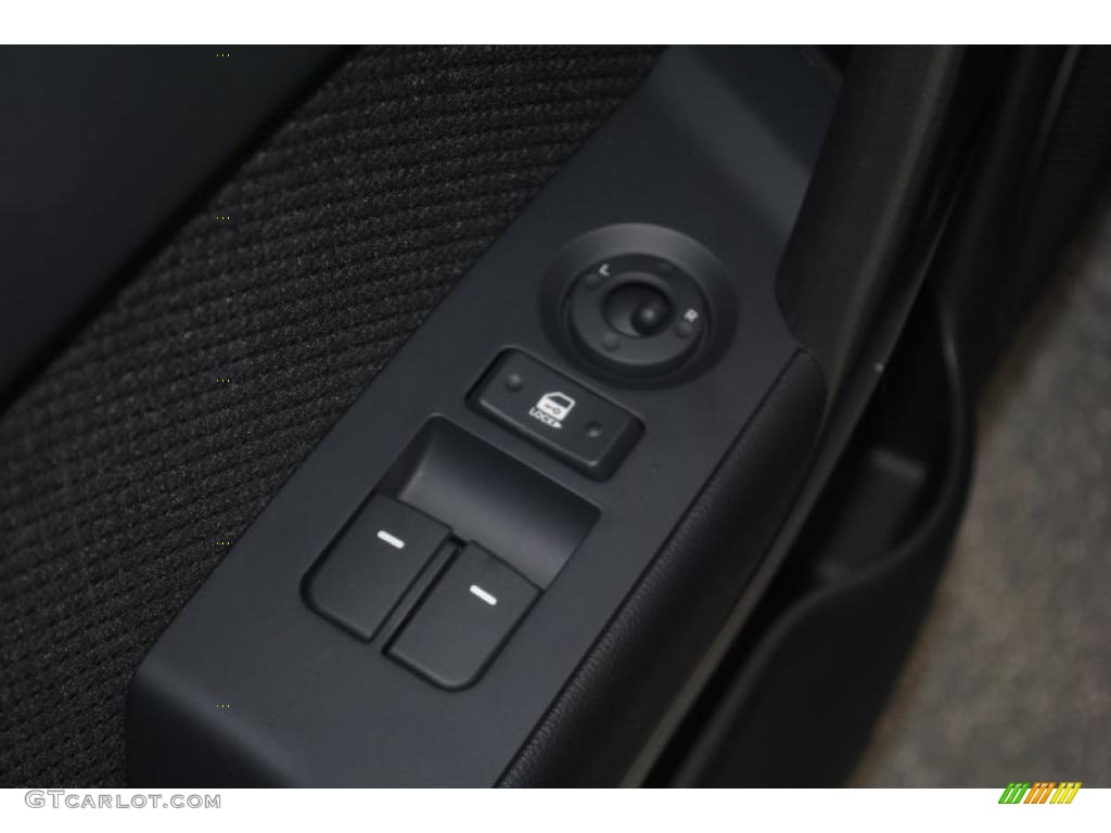 2011 Kia Forte Koup EX Controls Photo #39196775