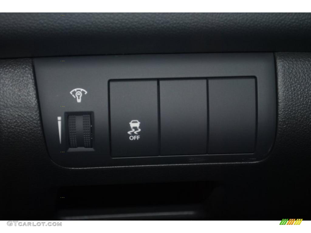 2011 Kia Forte EX 5 Door Controls Photo #39197123