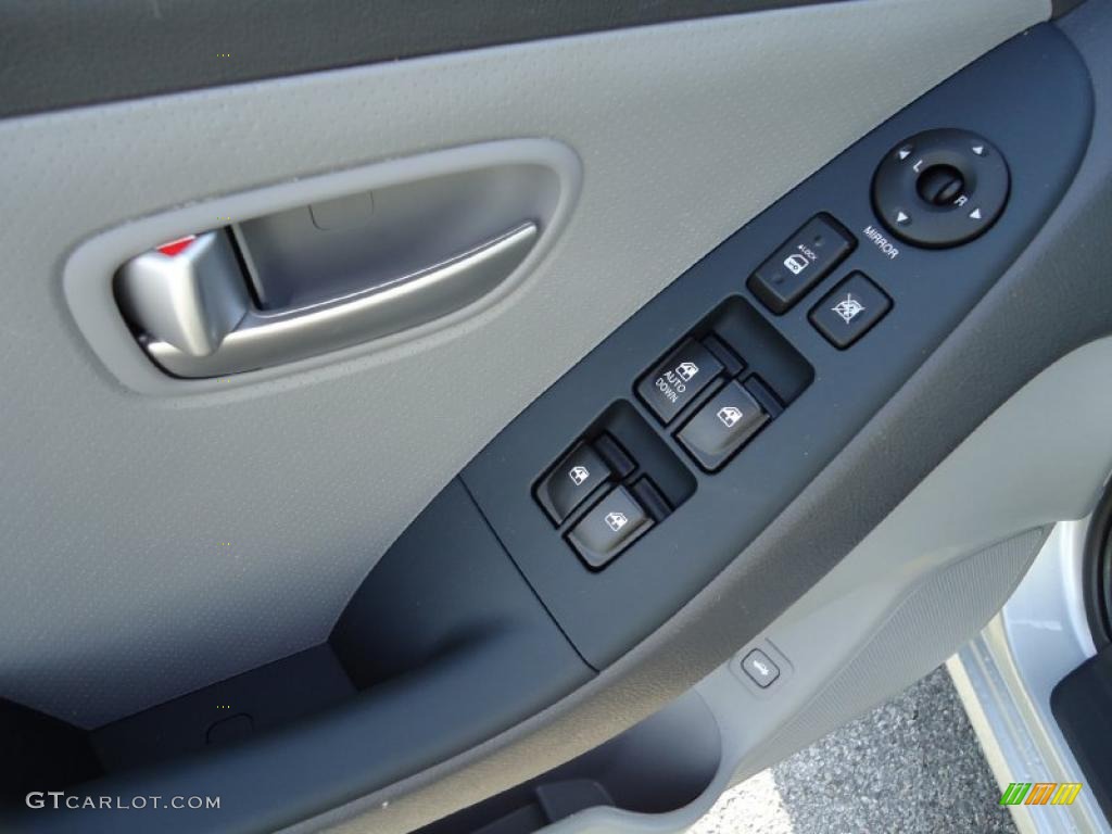 2009 Elantra GLS Sedan - Quicksilver / Gray photo #29