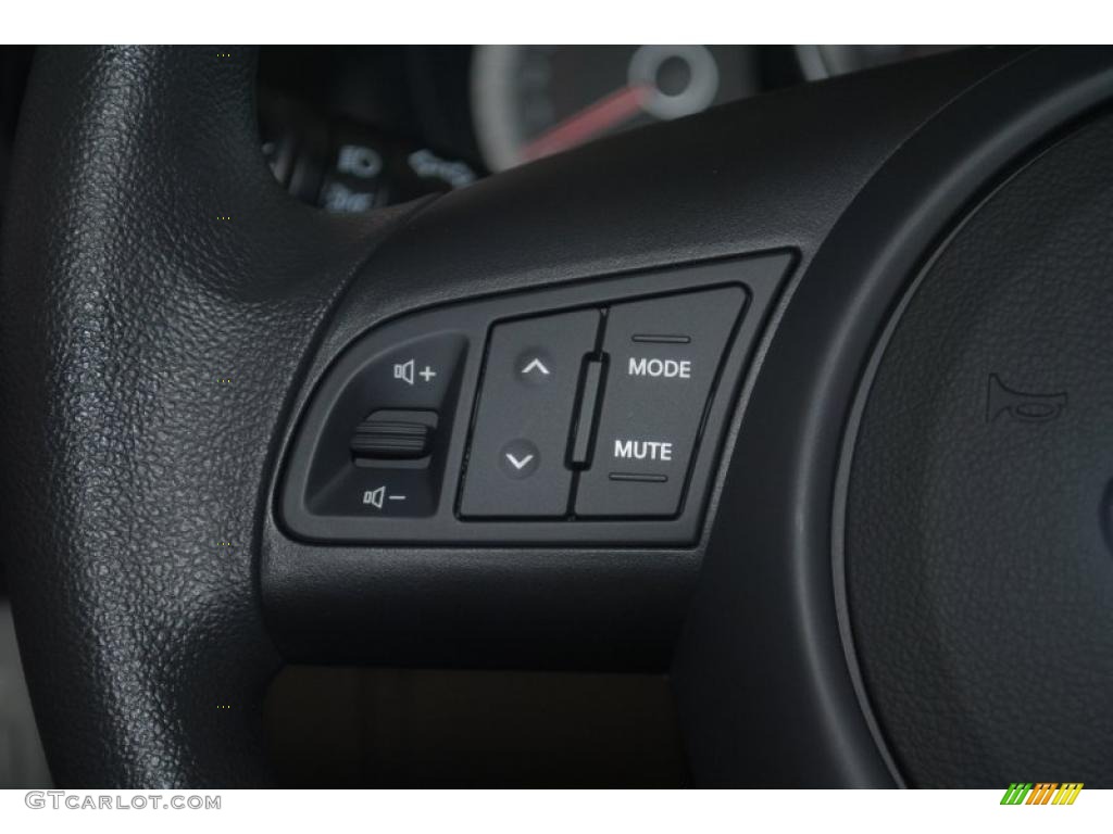 2011 Kia Forte EX 5 Door Controls Photo #39197759