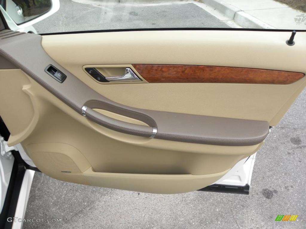 2008 Mercedes-Benz R 350 Macadamia Door Panel Photo #39197875