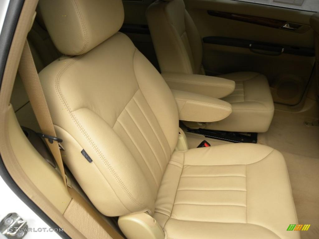 Macadamia Interior 2008 Mercedes-Benz R 350 Photo #39197891