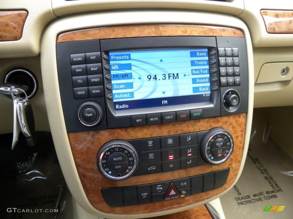 2008 Mercedes-Benz R 350 Controls Photo #39198039