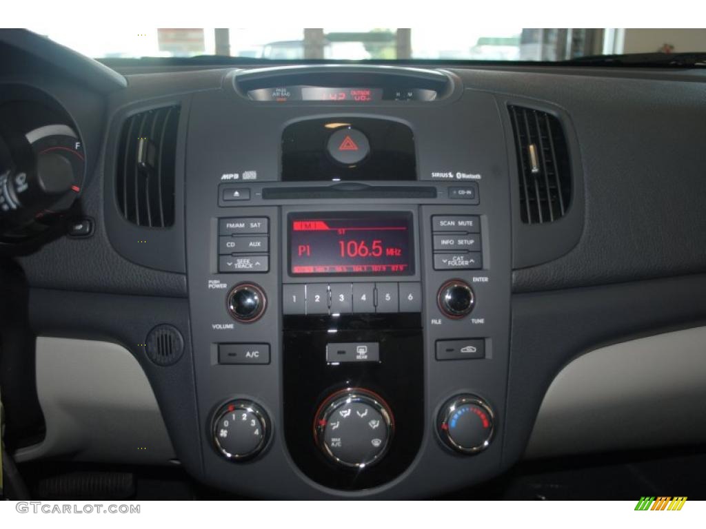 2011 Kia Forte EX Controls Photo #39198423