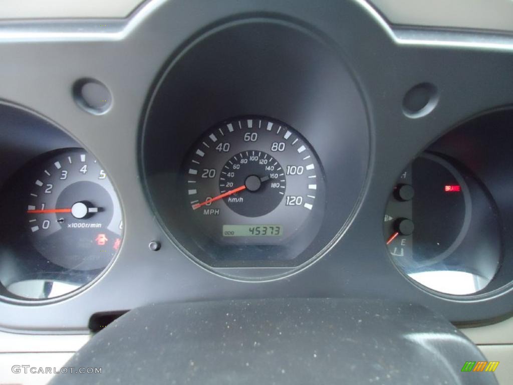 2002 Nissan Frontier XE King Cab Gauges Photo #39199607