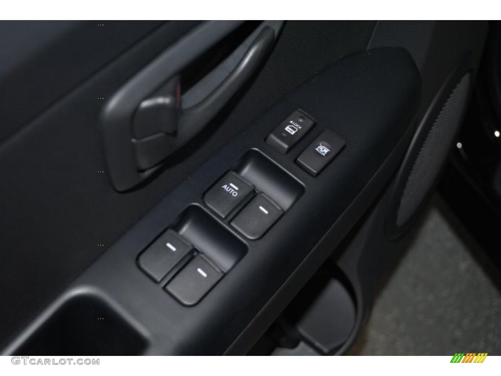 2011 Kia Soul 1.6 Controls Photo #39200127
