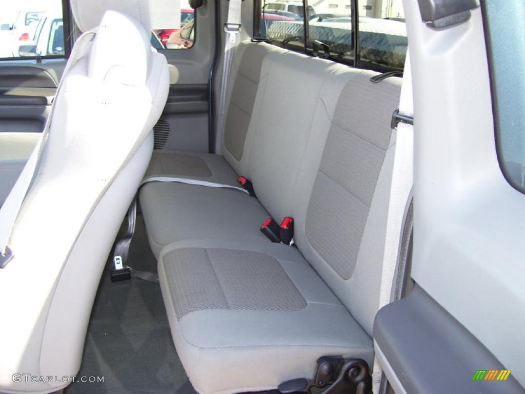 Medium Flint Interior 2004 Ford F250 Super Duty XLT SuperCab Photo #39200799