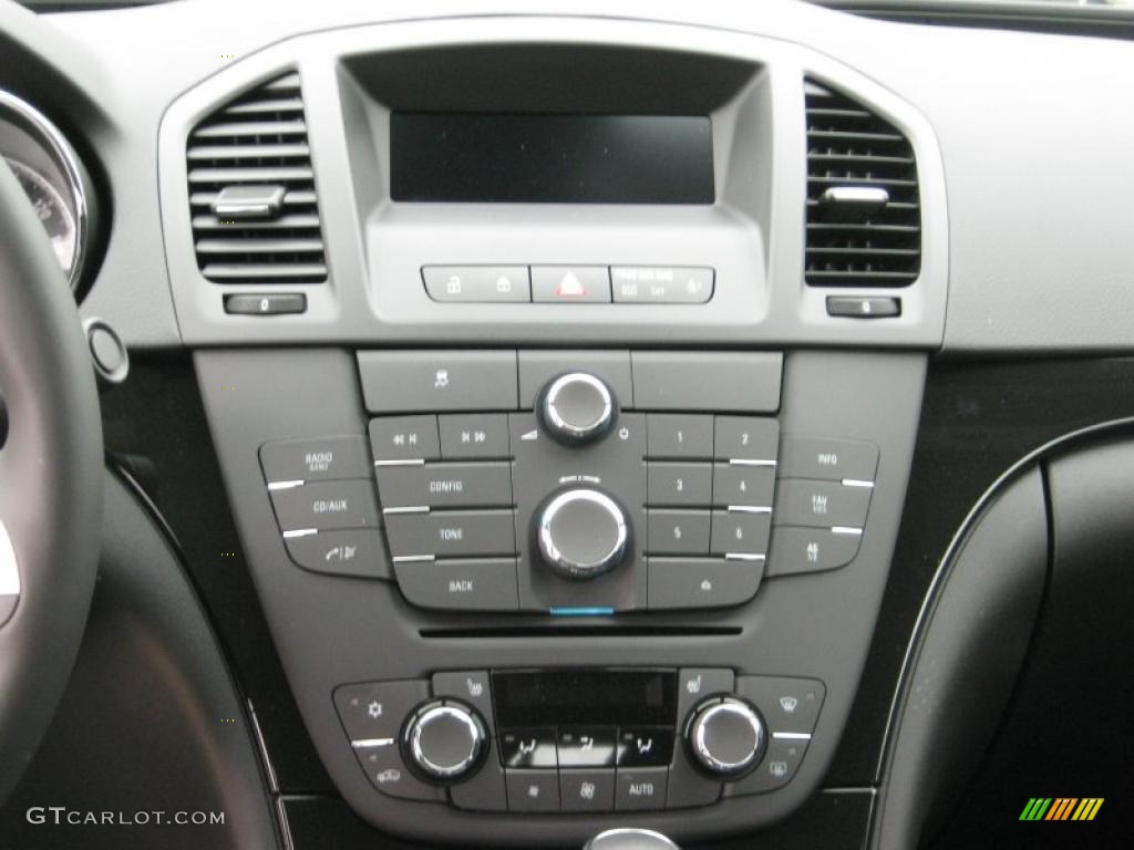 2011 Buick Regal CXL Controls Photo #39200967