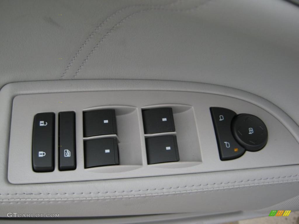 2011 Buick Lucerne CX Controls Photo #39201939