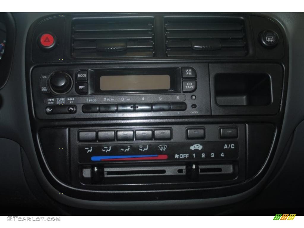 1998 Honda Civic LX Sedan Controls Photo #39201979