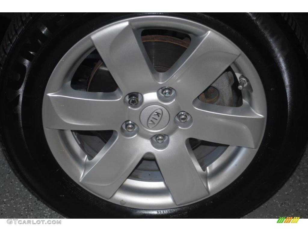 2008 Kia Rondo LX Wheel Photo #39202567