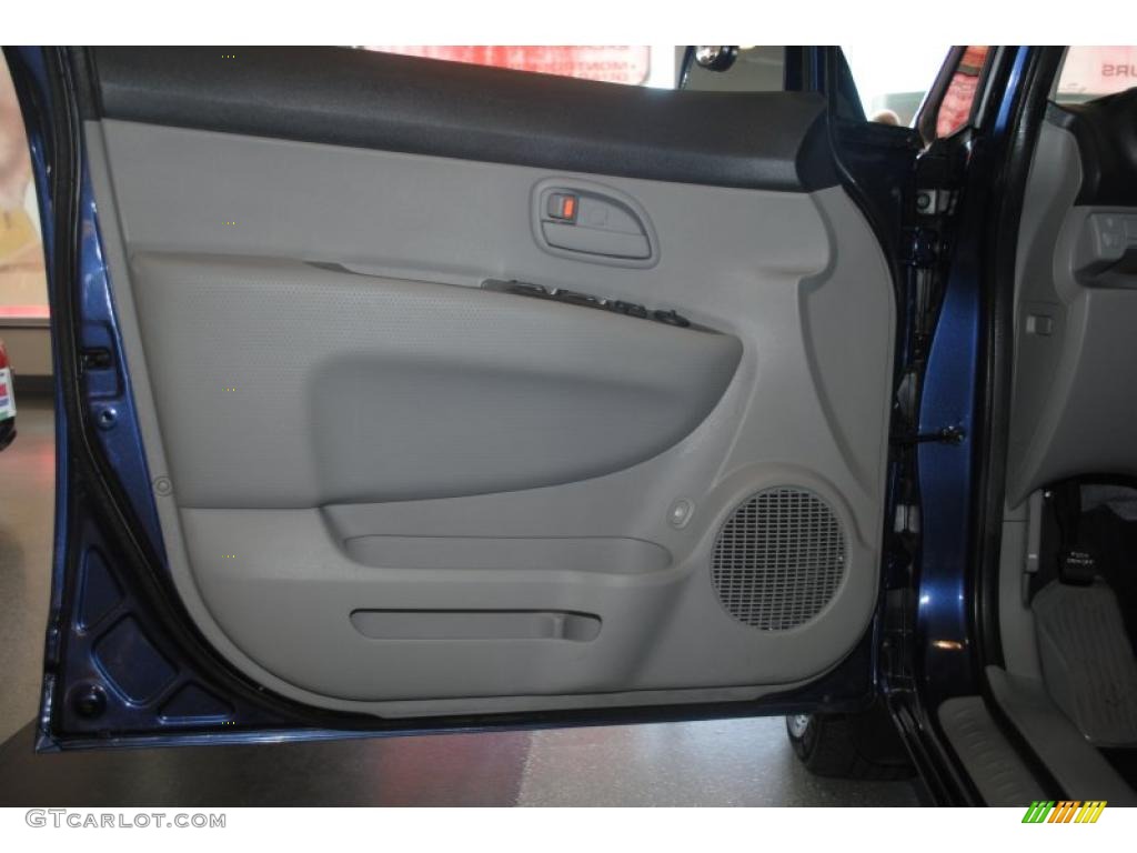2008 Kia Rondo LX Gray Door Panel Photo #39202763