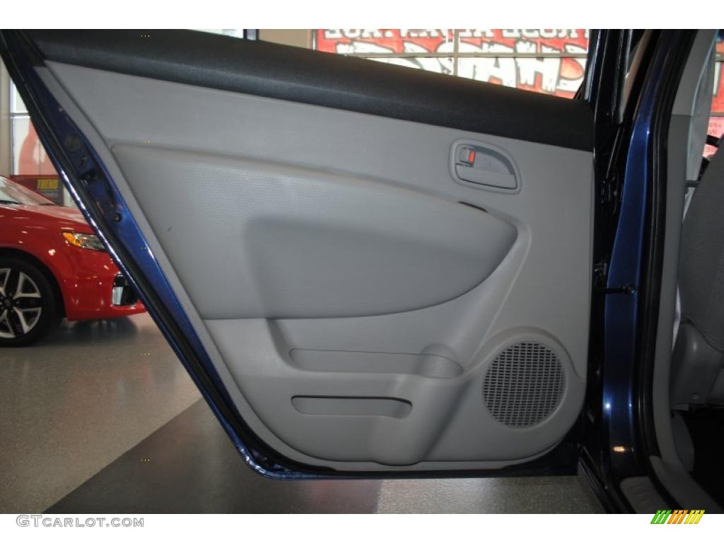 2008 Kia Rondo LX Gray Door Panel Photo #39202811