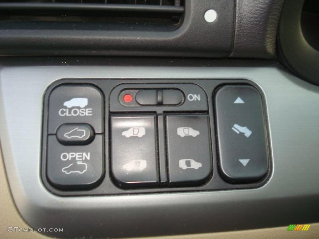 2008 Honda Odyssey Touring Controls Photo #39204655