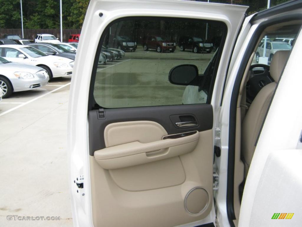 2011 GMC Sierra 1500 Denali Crew Cab 4x4 Cocoa/Light Cashmere Door Panel Photo #39205338