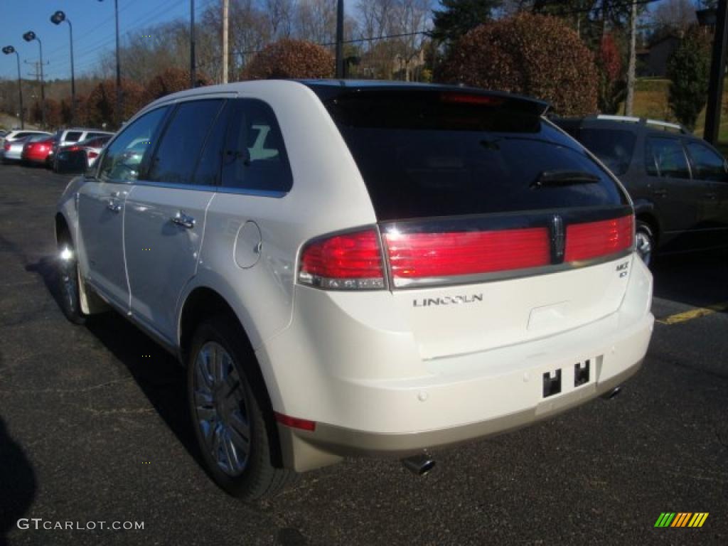 2010 MKX AWD - White Platinum Tri-Coat / Light Camel photo #2