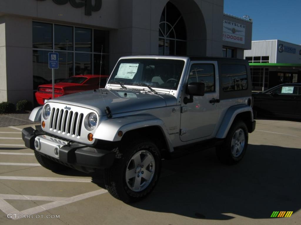 2010 Wrangler Sahara 4x4 - Bright Silver Metallic / Dark Slate Gray/Medium Slate Gray photo #1