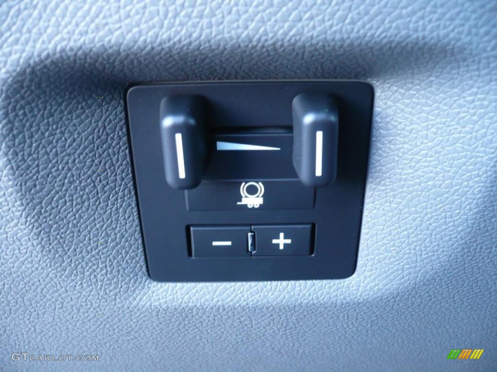 2011 GMC Sierra 2500HD Work Truck Crew Cab 4x4 Controls Photo #39206758