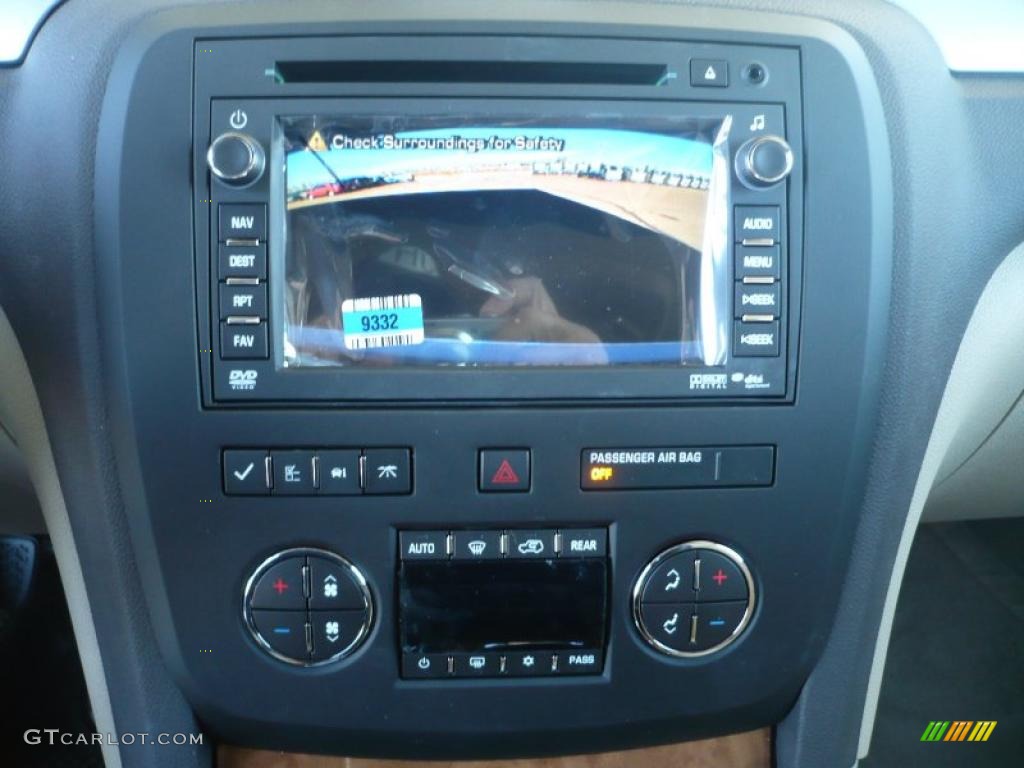 2011 Buick Enclave CXL AWD Controls Photo #39207218