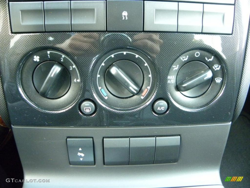 2010 Ford Explorer XLT Sport Controls Photo #39208106