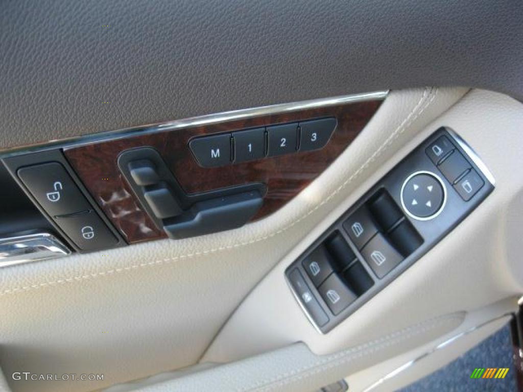 2011 Mercedes-Benz C 300 Luxury Controls Photo #39209726