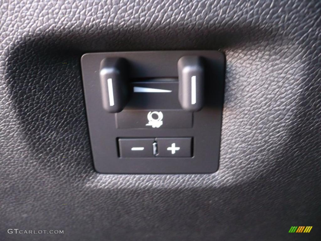 2011 GMC Sierra 2500HD SLT Crew Cab 4x4 Controls Photo #39210390