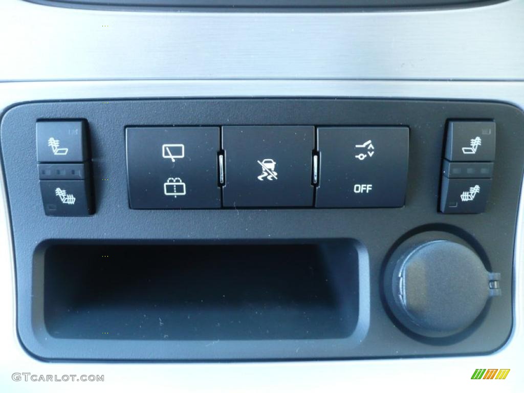 2011 GMC Acadia SLT AWD Controls Photo #39210738