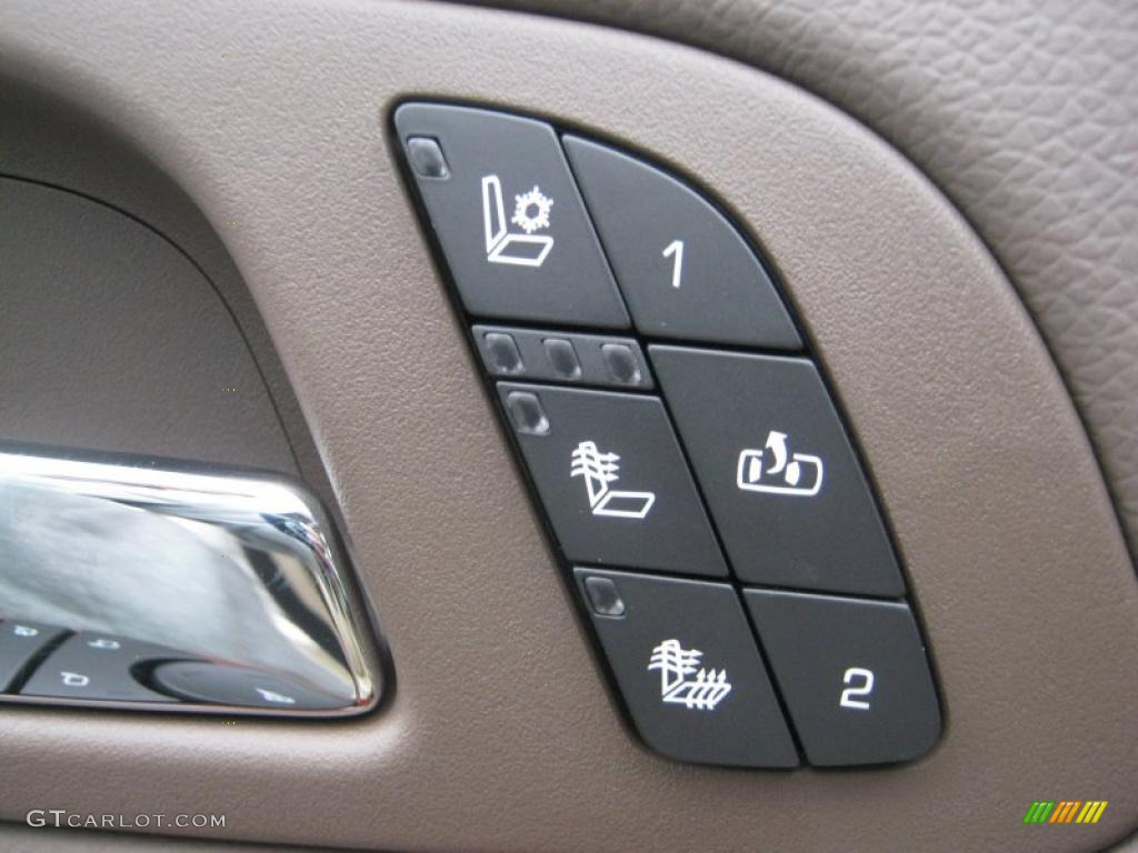 2011 Chevrolet Tahoe LTZ Controls Photo #39211066