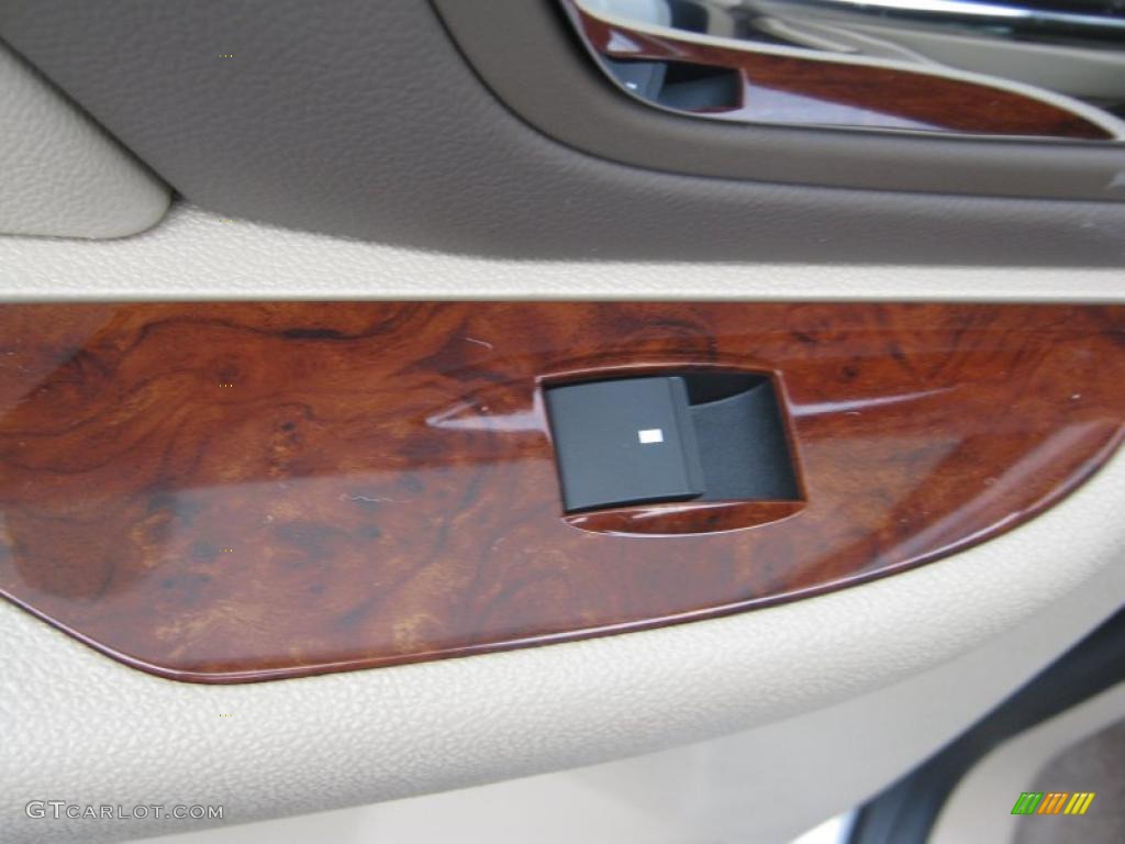 2011 Chevrolet Tahoe LTZ Controls Photo #39211098