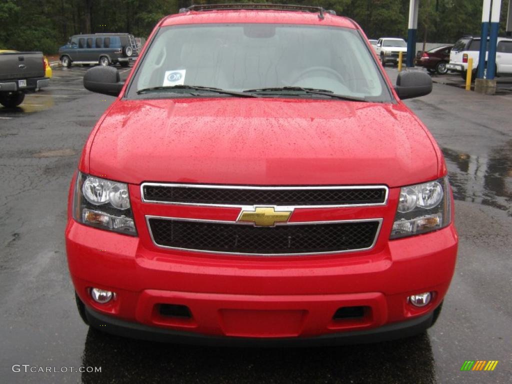 2011 Suburban LT - Victory Red / Light Titanium/Dark Titanium photo #8