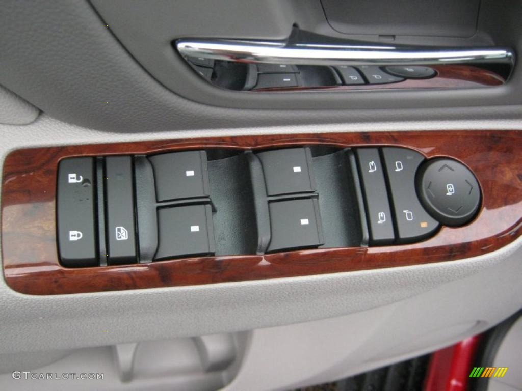 2011 Chevrolet Suburban LT Controls Photo #39211554
