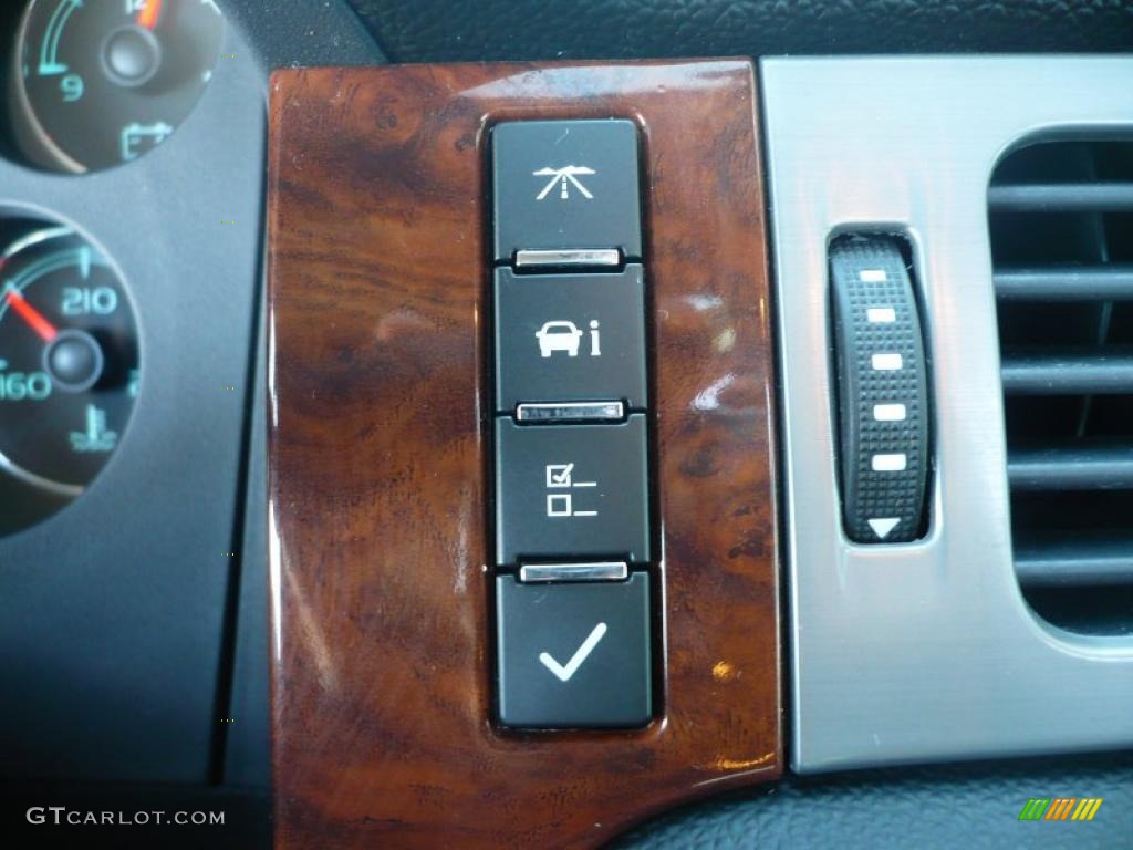 2009 Chevrolet Tahoe LTZ Controls Photo #39211870