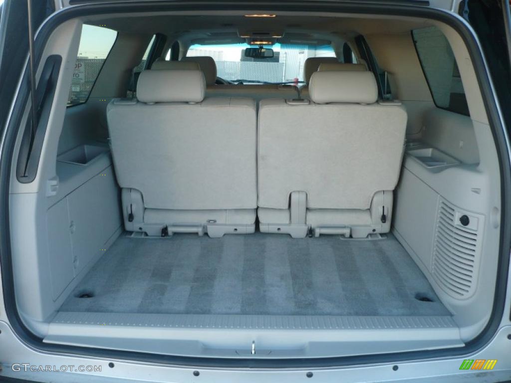 2010 GMC Yukon XL SLT 4x4 Trunk Photo #39212194