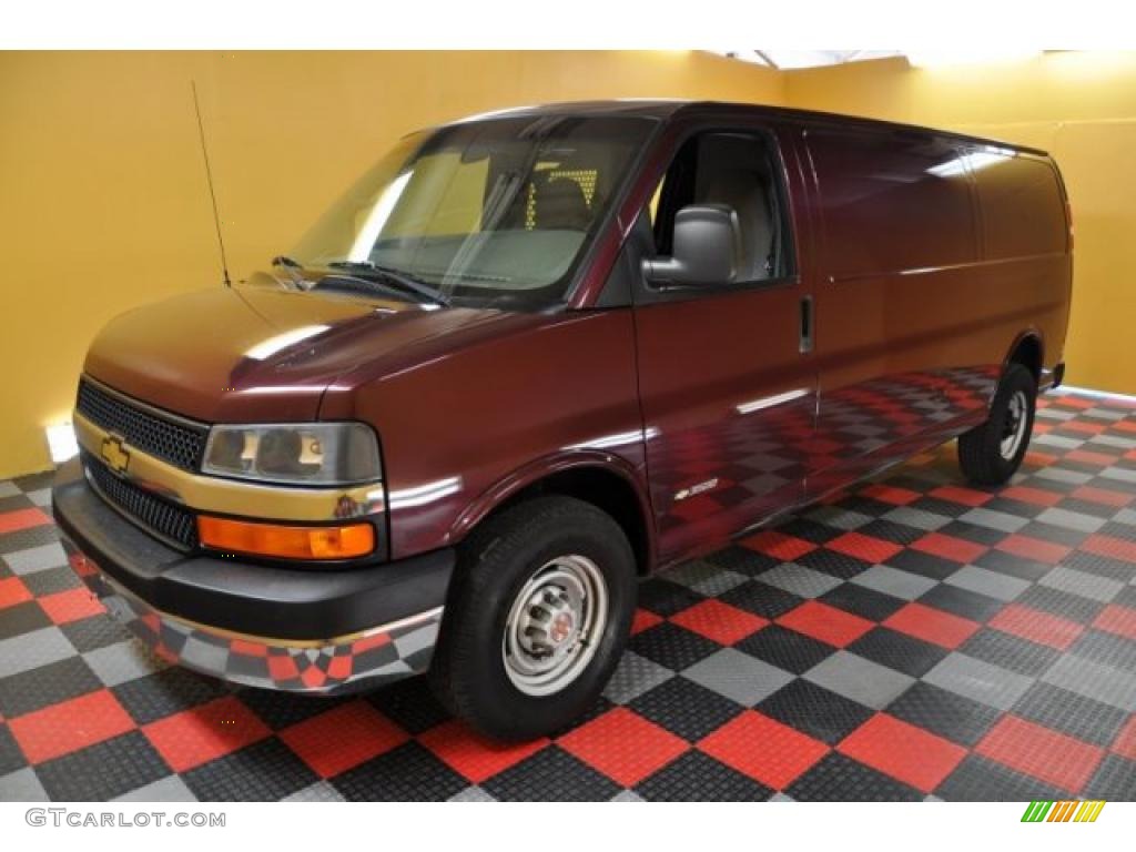 2004 Express 3500 Extended Commercial Van - Berry Red Metallic / Medium Dark Pewter photo #2