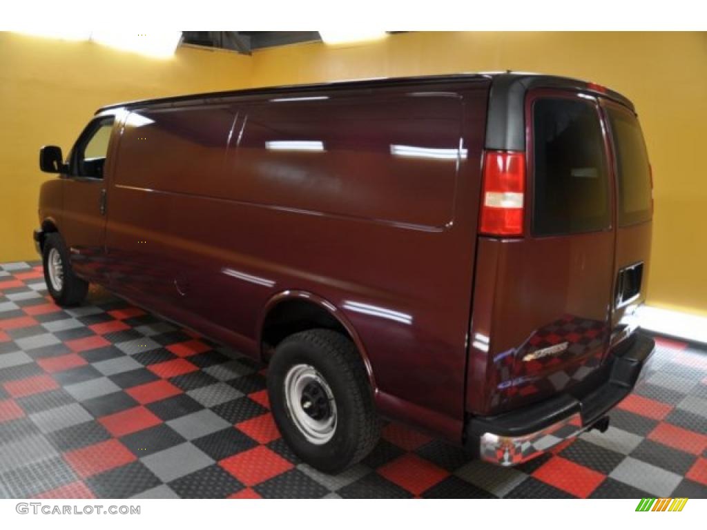 2004 Express 3500 Extended Commercial Van - Berry Red Metallic / Medium Dark Pewter photo #3