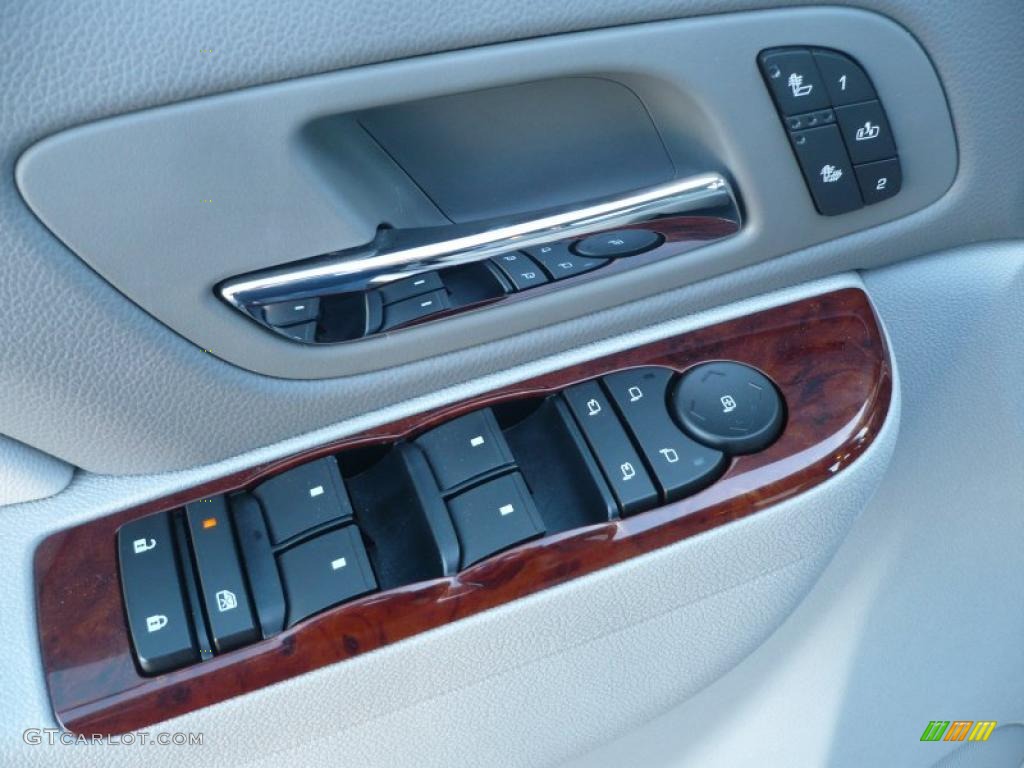 2010 GMC Yukon XL SLT 4x4 Controls Photo #39212242