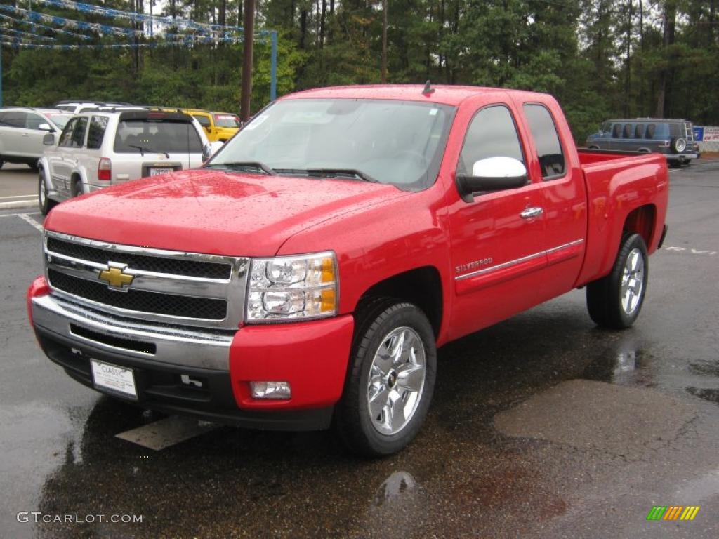 2011 Silverado 1500 LT Extended Cab - Victory Red / Ebony photo #1