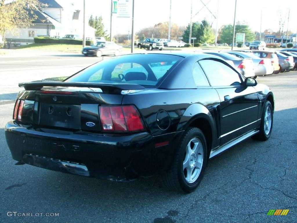 2003 Mustang V6 Coupe - Black / Dark Charcoal/Medium Graphite photo #3
