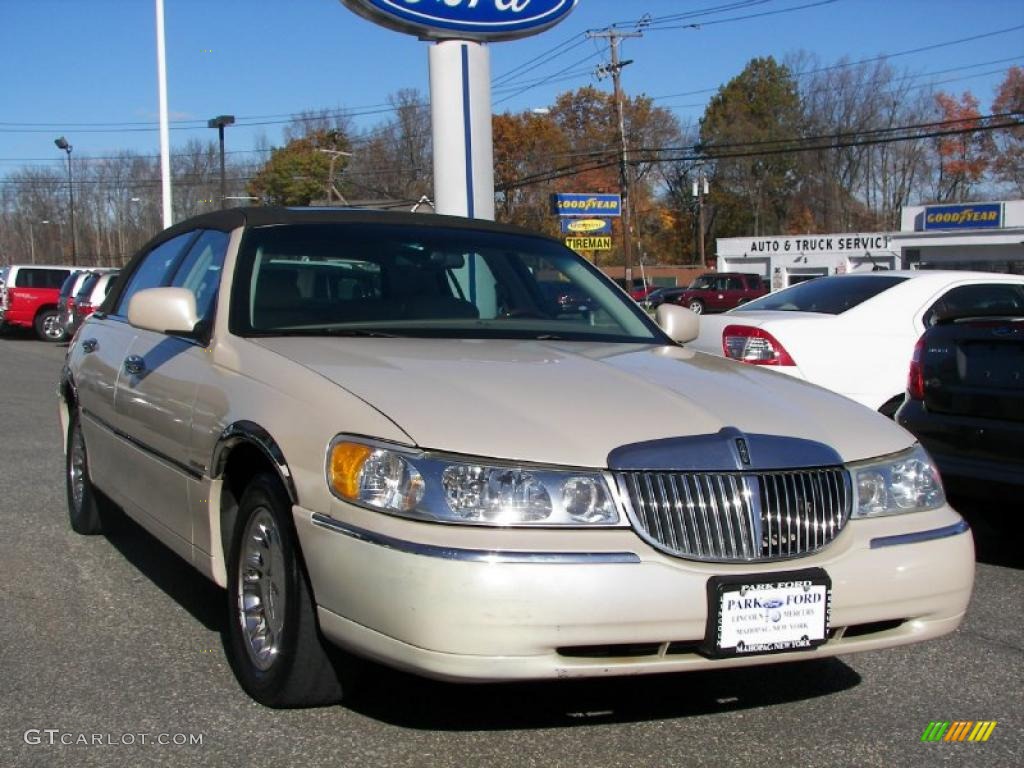 Ivory Parchment Pearl Lincoln Town Car