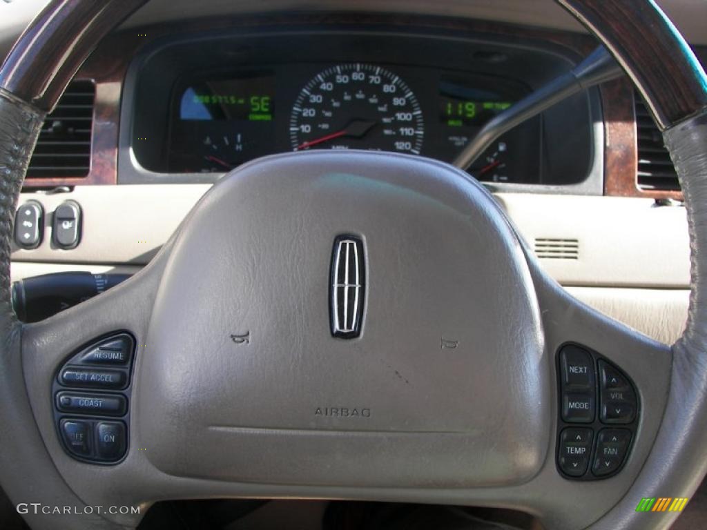 2002 Lincoln Town Car Cartier Controls Photo #39214846