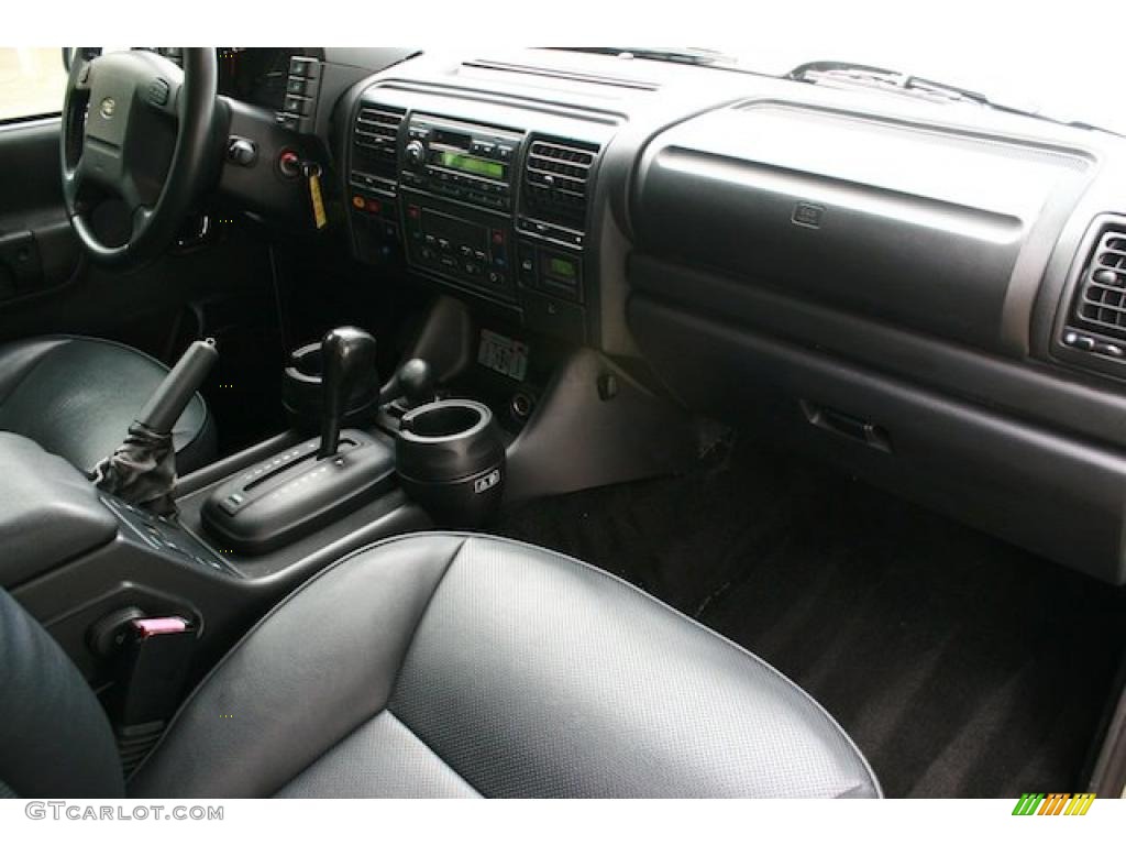 2003 Land Rover Discovery S Black Dashboard Photo #39216042