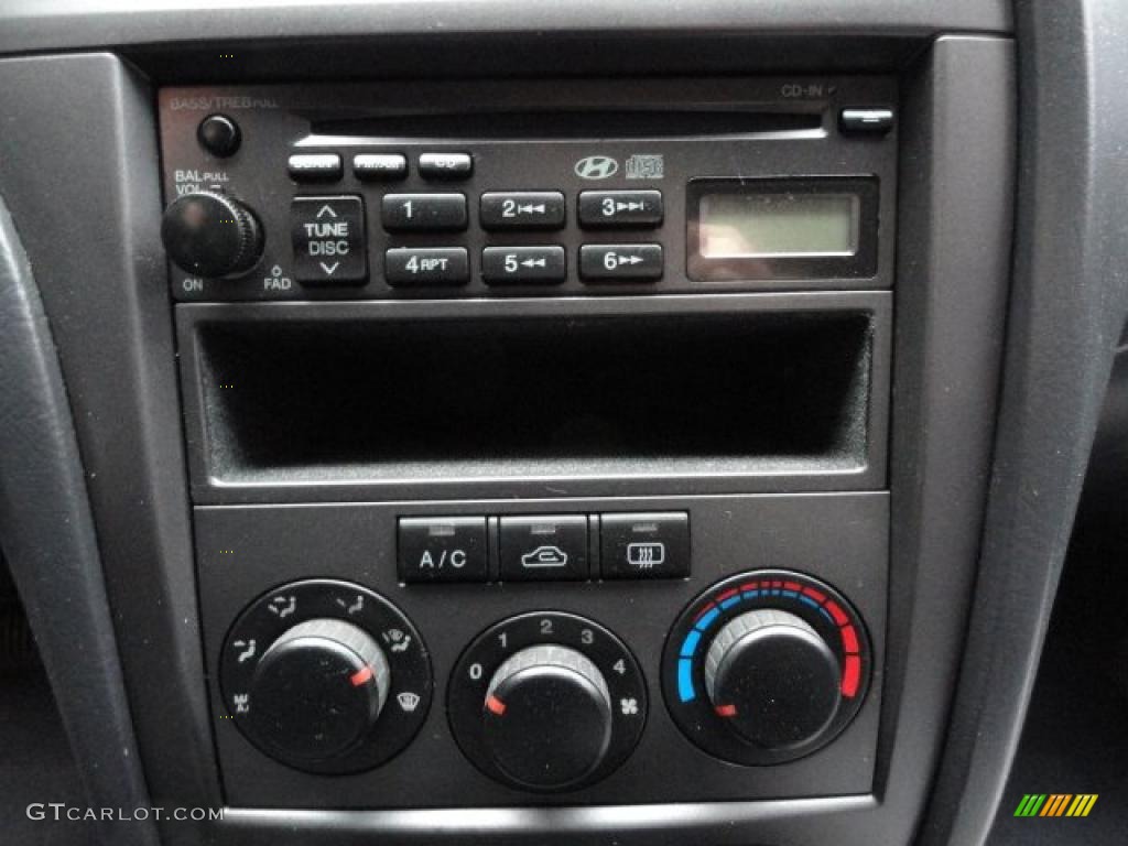 2004 Elantra GLS Sedan - Sterling Silver / Gray photo #9