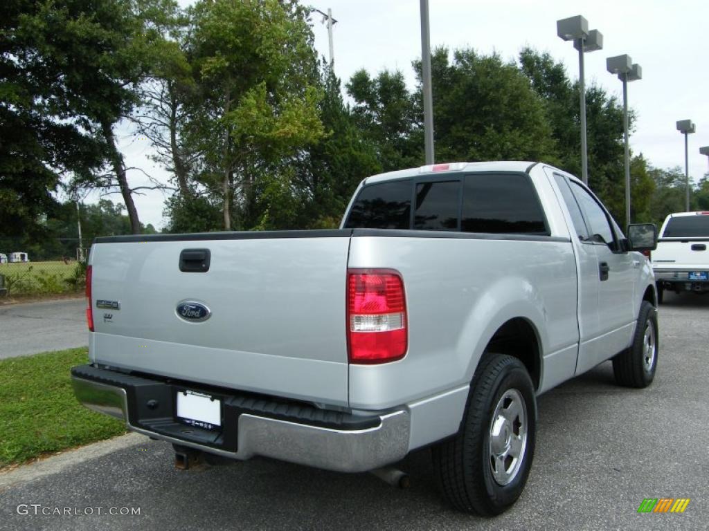 2005 F150 XL Regular Cab - Silver Metallic / Medium Flint Grey photo #5