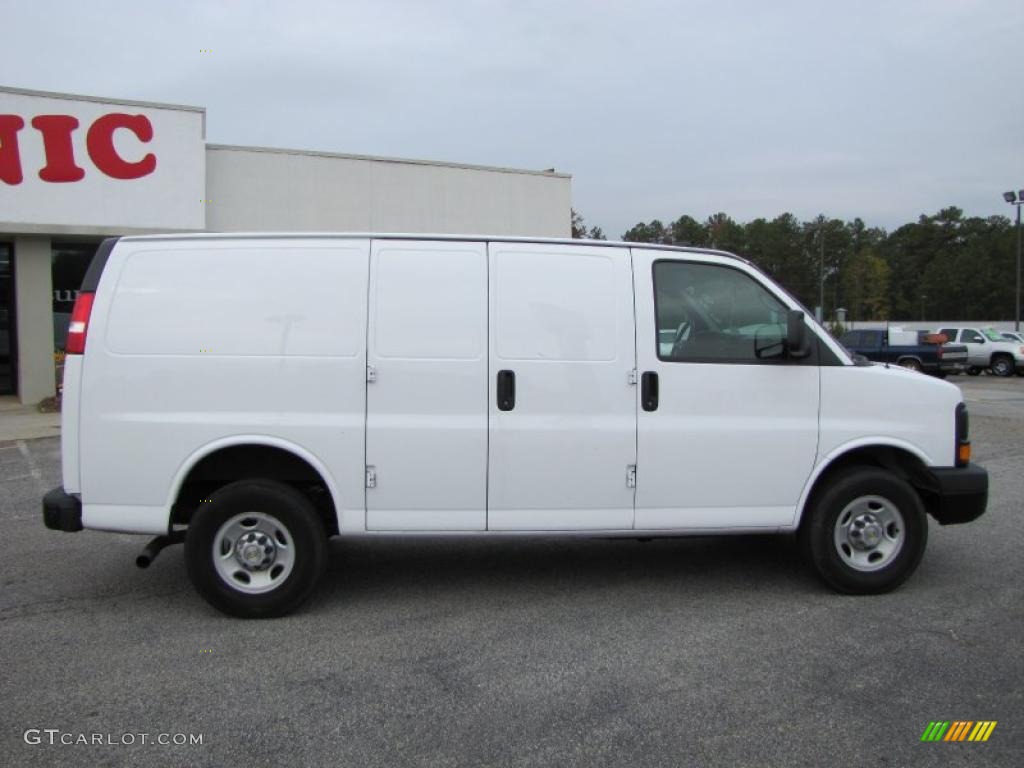 Summit White 2010 Chevrolet Express 2500 Work Van Exterior Photo #39219502